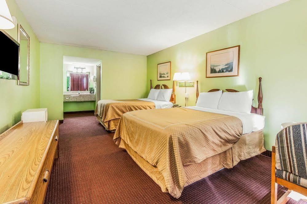 Rodeway Inn Renfro Valley Mount Vernon Exteriör bild